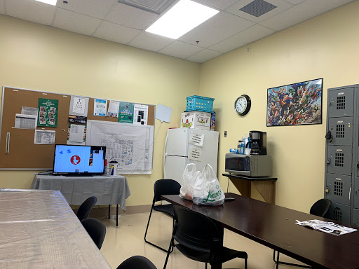 Grocery Store «Lowes Foods on Strickland Road», reviews and photos, 9600 Strickland Rd, Raleigh, NC 27615, USA