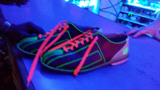 Bowling Alley «30 Strikes Bowling Center», reviews and photos, 501 S White Horse Pike, Stratford, NJ 08084, USA