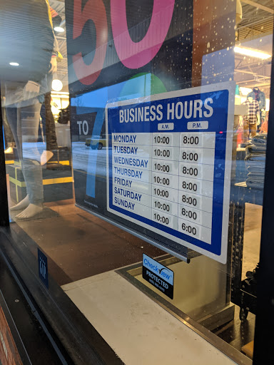 Clothing Store «Gap Outlet», reviews and photos, 250 N Plainfield Rd, West Lebanon, NH 03784, USA