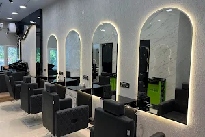 New Ellcanes Luxe - The Best HAIR | BEAUTY | MAKEUP | NAILS Salon image