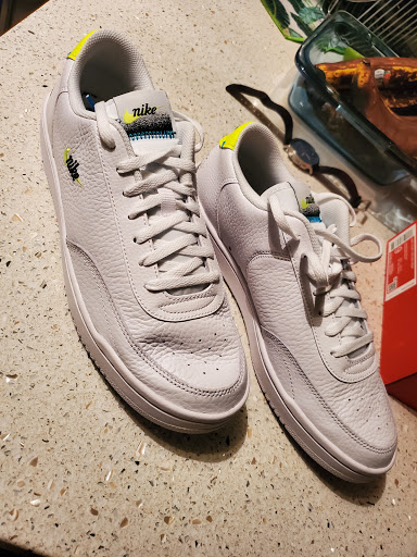 Shoe Store «Finish Line», reviews and photos, 4200 Conroy Rd #120, Orlando, FL 32839, USA