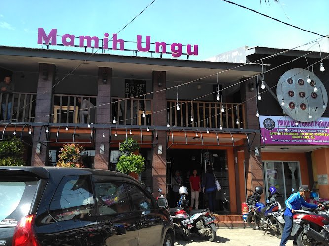 Mamih Ungu Resto and Cafe
