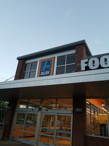 Supermarket «ALDI», reviews and photos, 511 New Park Ave, West Hartford, CT 06110, USA