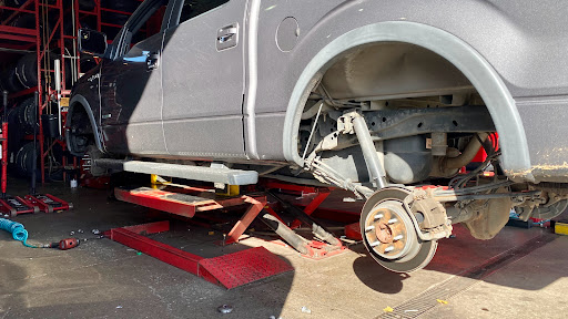 Tire Shop «Discount Tire Store - Tigard, OR», reviews and photos, 11462 SW Pacific Hwy, Tigard, OR 97223, USA