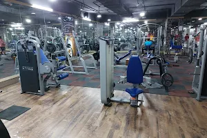 FORTUNE FITNESS-Best Gym facilities|body masaage centre|backpain therapy|unisex salon|hair,spa,beauty salon in andheri image