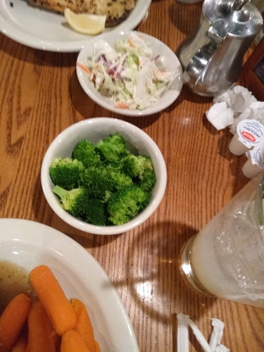 American Restaurant «Cracker Barrel Old Country Store», reviews and photos, 16 Nashua Rd, Londonderry, NH 03053, USA