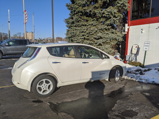 Car Dealer «DeMaagd GMC Nissan - New and Used Car Sales», reviews and photos, 333 W Dickman Rd, Battle Creek, MI 49037, USA