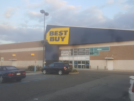 Electronics Store «Best Buy», reviews and photos, 1100 Old Country Rd, Westbury, NY 11590, USA