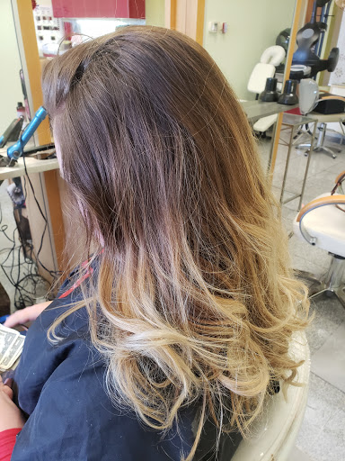 Beauty Salon «De Rouge Salon & Skincare», reviews and photos, 161 Gateway Dr, Winchester, VA 22603, USA