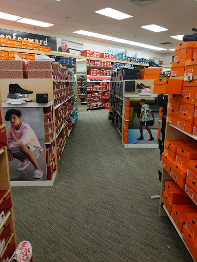 Shoe Store «Famous Footwear», reviews and photos, 33830 S Gratiot Ave, Charter Twp of Clinton, MI 48035, USA