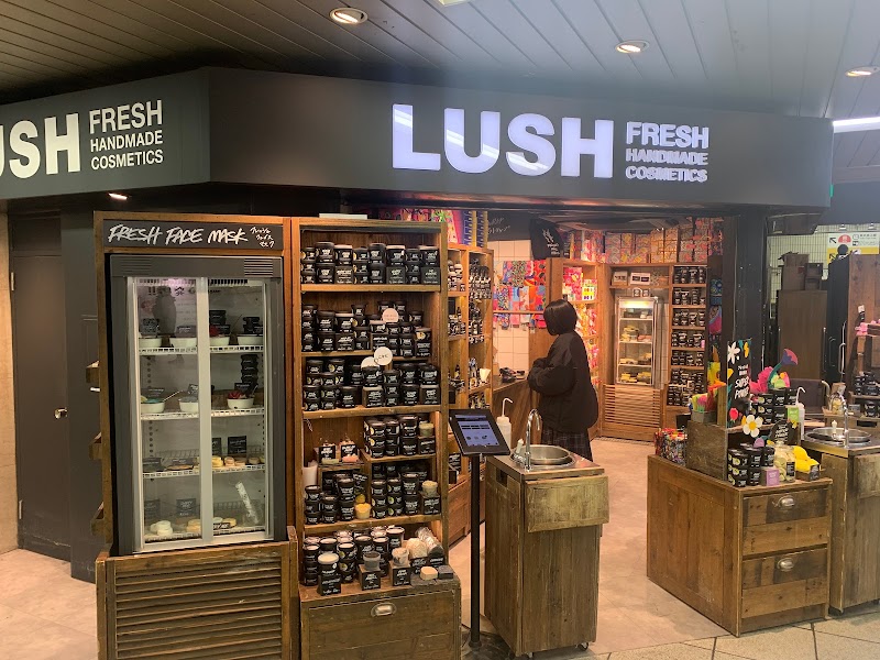 LUSH ｴｷｱ池袋店