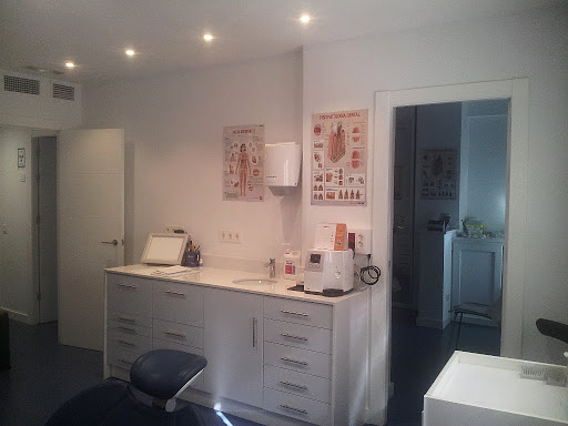 Información y opiniones sobre Clinica dental Jesus Javier Jimenez De Lago de Badajoz
