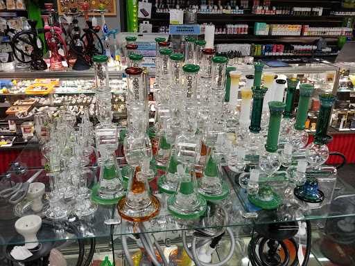 Tobacco Shop «Knuckleheads Tobacco & Gifts», reviews and photos, 550 State St, Madison, WI 53703, USA