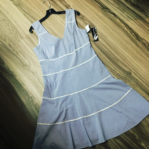 Used Clothing Store «Clothes Mentor», reviews and photos, 306 Oyster Point Rd, Newport News, VA 23602, USA