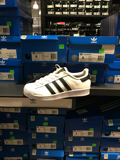 Sporting Goods Store «adidas Outlet Store Woodburn», reviews and photos, 1001 N Arney Rd Ste 400, Woodburn, OR 97071, USA