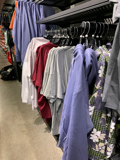 Sporting Goods Store «Nike Factory Store», reviews and photos, 1 Outlet Blvd #600, Wrentham, MA 02093, USA