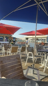 Atmosphère du Restaurant Le Bar de la Mer à Deauville - n°10