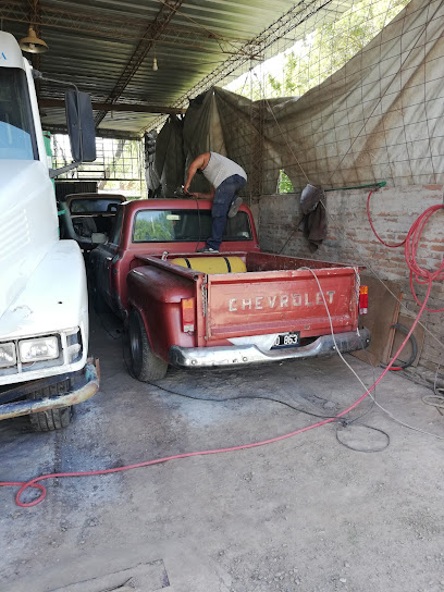 Reparaciones De Carrocerías, Tanques Y Camiones Reparaciones M