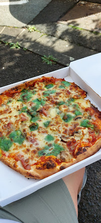 Plats et boissons du Pizzeria Les 4 Saisons pizzas au Feu de Bois à emporter et distributeur automatique 24/24 à Pontgibaud - n°2