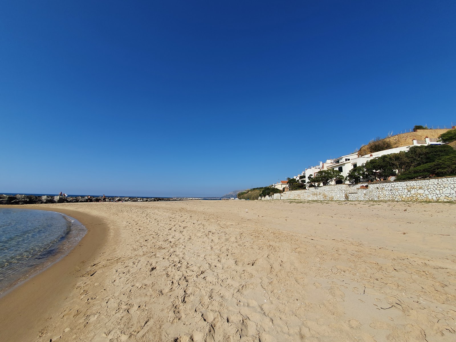 Foto de Spiaggia Casello com várias baías espaçosas
