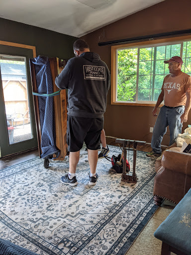 Moving and Storage Service «West Coast Moving & Storage», reviews and photos, 8700 NE Columbia Blvd, Portland, OR 97220, USA