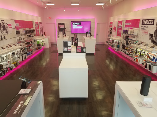Cell Phone Store «T-Mobile», reviews and photos, 271 E Swedesford Rd, Wayne, PA 19087, USA