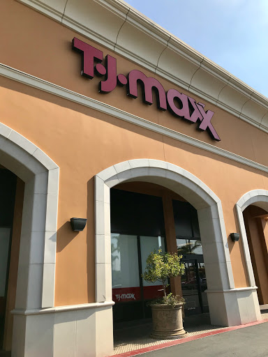 Shopping Mall «Tuskatella Shopping Center», reviews and photos, 1344 N Tustin St, Orange, CA 92867, USA