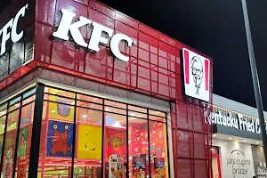KFC Bulevares del Lago image