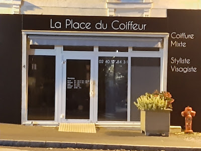 La place du coiffeur à Riaillé