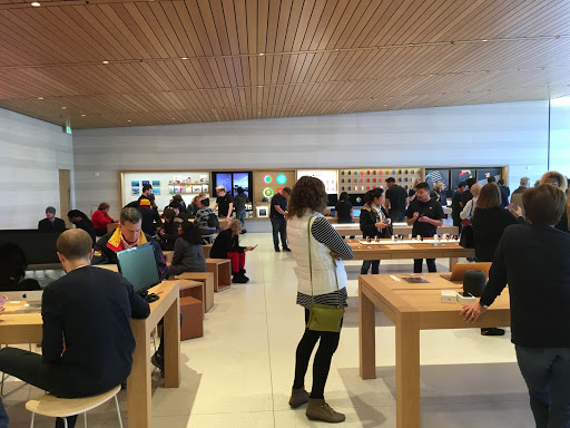 Computer Store «Apple Southlake Town Square», reviews and photos, 260 Grand Ave, Southlake, TX 76092, USA