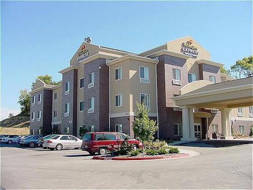 Holiday Inn Express & Suites Independence-Kansas City, an IHG Hotel