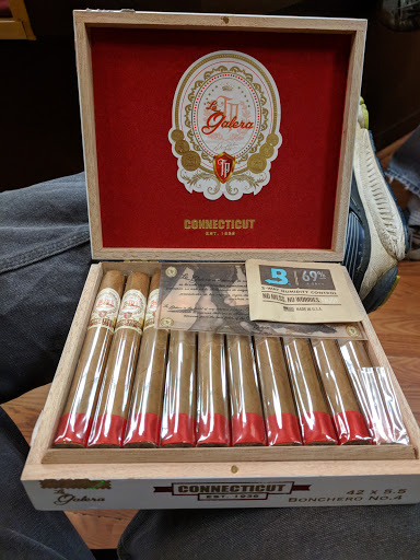 Cigar Shop «Barclay Pipe Tobacco & Cigar», reviews and photos, 1685 W Lane Ave, Columbus, OH 43221, USA