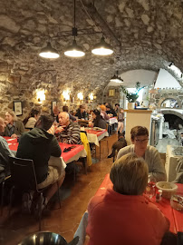 Atmosphère du Restaurant La Taverne Villaroise à Villars-sur-Var - n°5