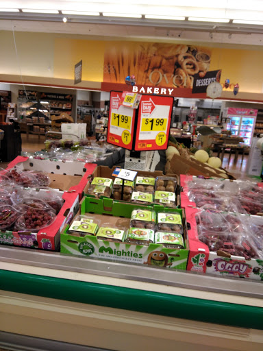 Grocery Store «Stop & Shop», reviews and photos, 60 Providence Pike, Putnam, CT 06260, USA