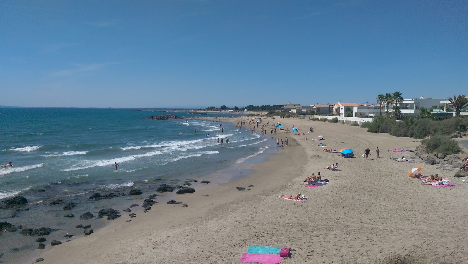 Foto von Manovi Strand mit langer gerader strand