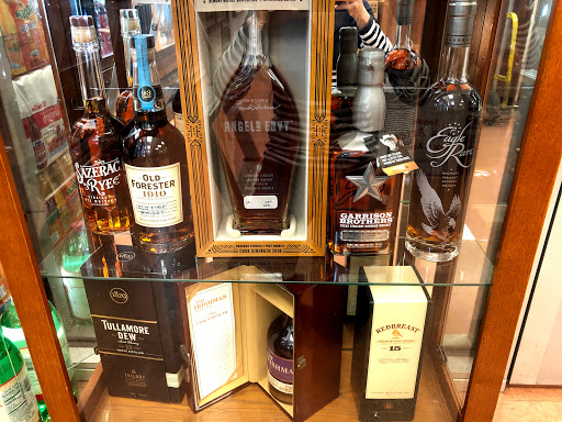 Wine Store «Bear Valley Wine & Liquor», reviews and photos, 3100 S Sheridan Blvd # F, Denver, CO 80227, USA