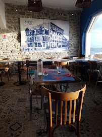 Atmosphère du Restaurant français Le Neptune à Agon-Coutainville - n°9