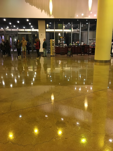 Shopping Mall «Sherman Oaks Galleria», reviews and photos, 15301 Ventura Blvd, Sherman Oaks, CA 91403, USA