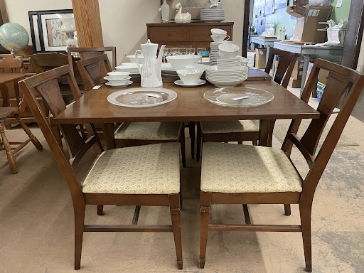Consignment Shop «Refabulous Furnishings», reviews and photos, 2231 Vestal Pkwy W, Vestal, NY 13850, USA