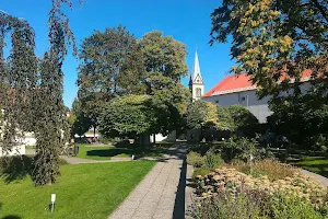 Zámecký park a Medvědárium image