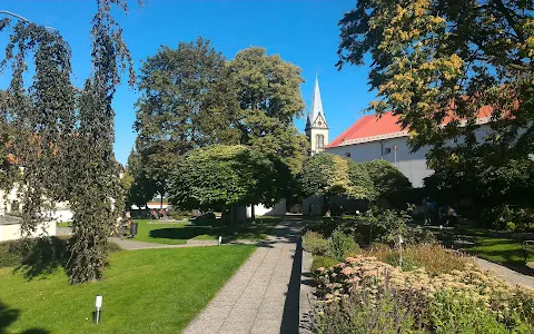 Zámecký park a Medvědárium image