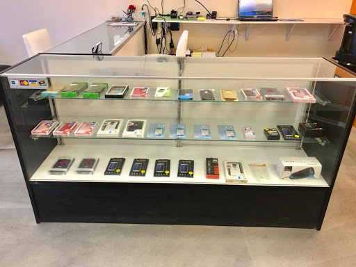 Cell Phone Store «Galaxy CPR Cell Phone Repair iPad Tablet iPhone Repair Screen Laptop», reviews and photos, 5241 W Charleston Blvd, Las Vegas, NV 89146, USA
