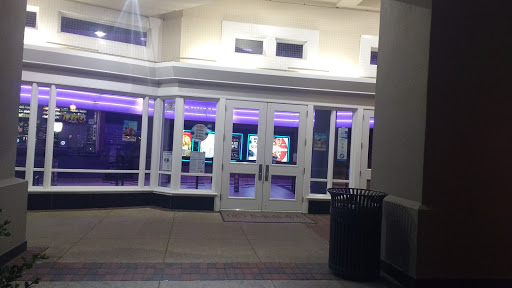 Movie Theater «Regal Cinemas Rockville Center 13», reviews and photos, 199 E Montgomery Ave, Rockville, MD 20850, USA