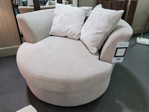 Furniture Store «Value City Furniture», reviews and photos, 4095 Richmond Rd, Warrensville Heights, OH 44122, USA