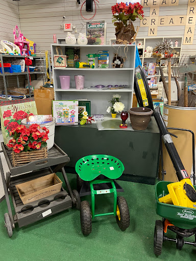 Thrift Store «Second Impressions Upscale Thrift Store», reviews and photos, 3750 S Westnedge Ave, Kalamazoo, MI 49008, USA