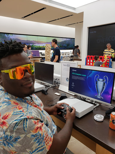 Computer Store «Microsoft Store», reviews and photos, 5015 Westheimer Rd A2421, Houston, TX 77056, USA