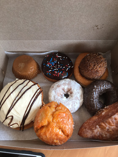 Donut Shop «Sprinkles Donut Shop», reviews and photos, 8467 Algoma Ave NE, Rockford, MI 49341, USA