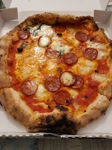 Pizza DOC Pizzaioli Via Martiri Atellani, 35, 81030 Sant'Arpino CE, Italia