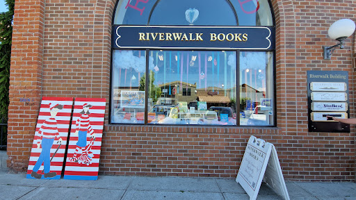 Book Store «Riverwalk Books», reviews and photos, 116 E Woodin Ave, Chelan, WA 98816, USA