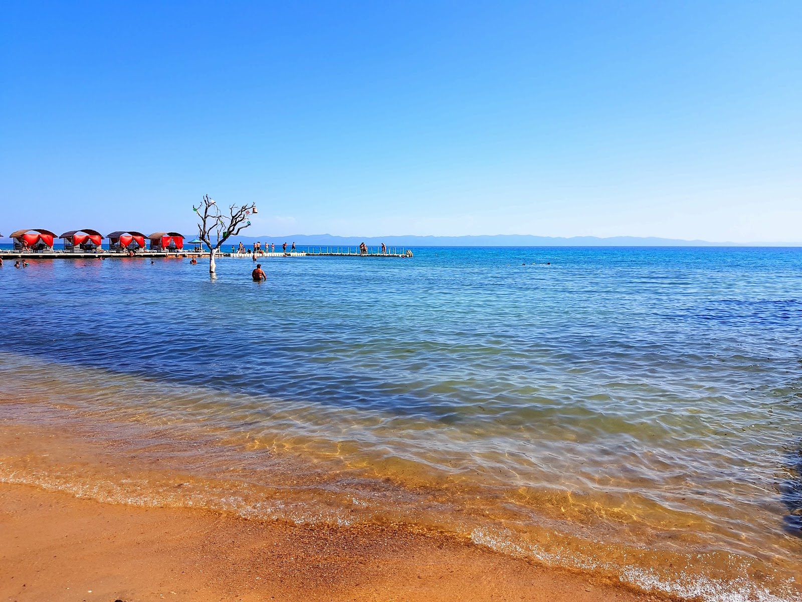 Photo of Altunhan beach and the settlement